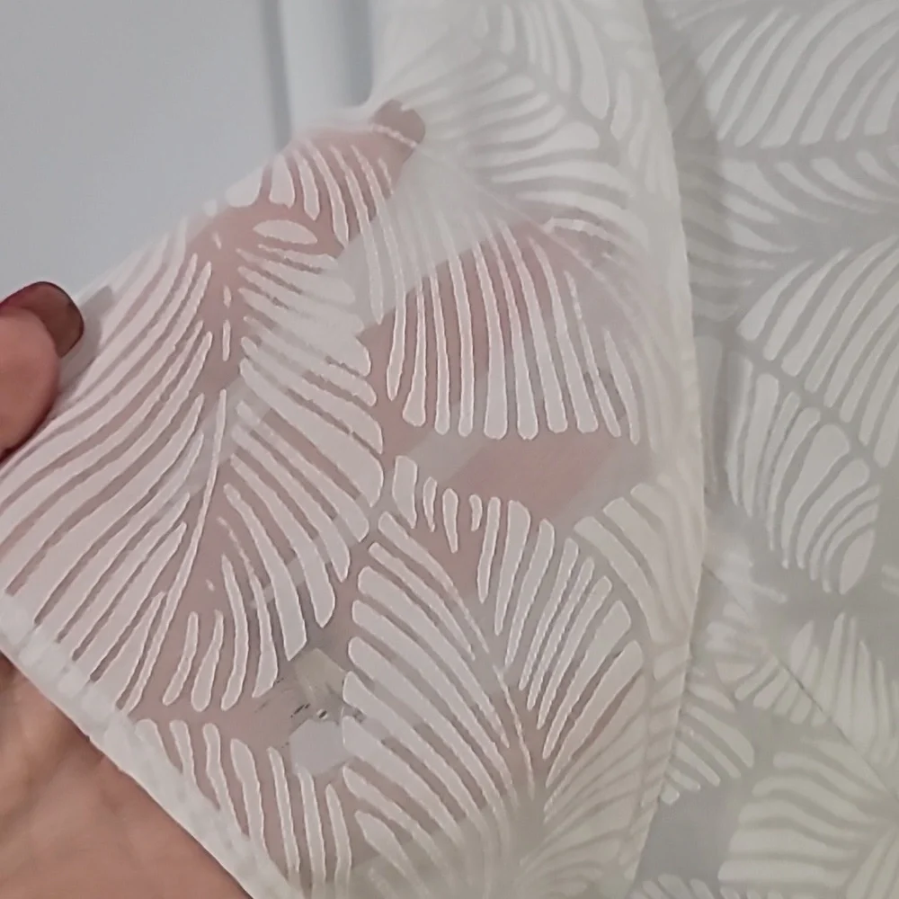 Apostrophe White Short Sleeve Button-Up Blouse with Subtle Leaf Jacquard - Picture 4 of 6